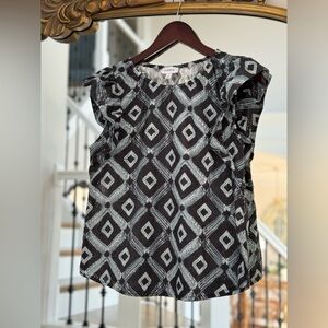 Evereve Oaklynn Eyelet Top with Flutter Sleeves and Geometric Print, Size Small